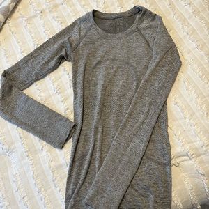 Lululemon Swiftly Tech long Sleeve size 0